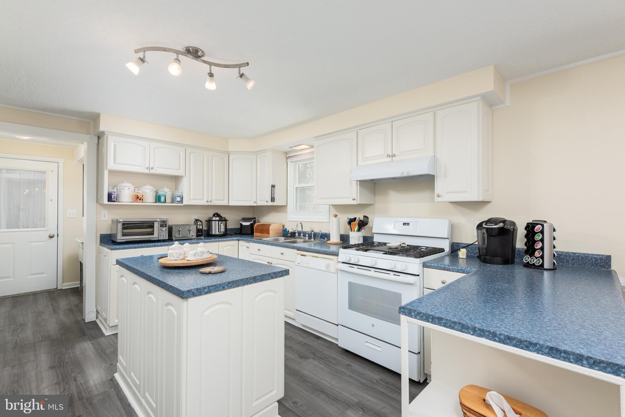 KENT ISLAND ESTATES - Residential