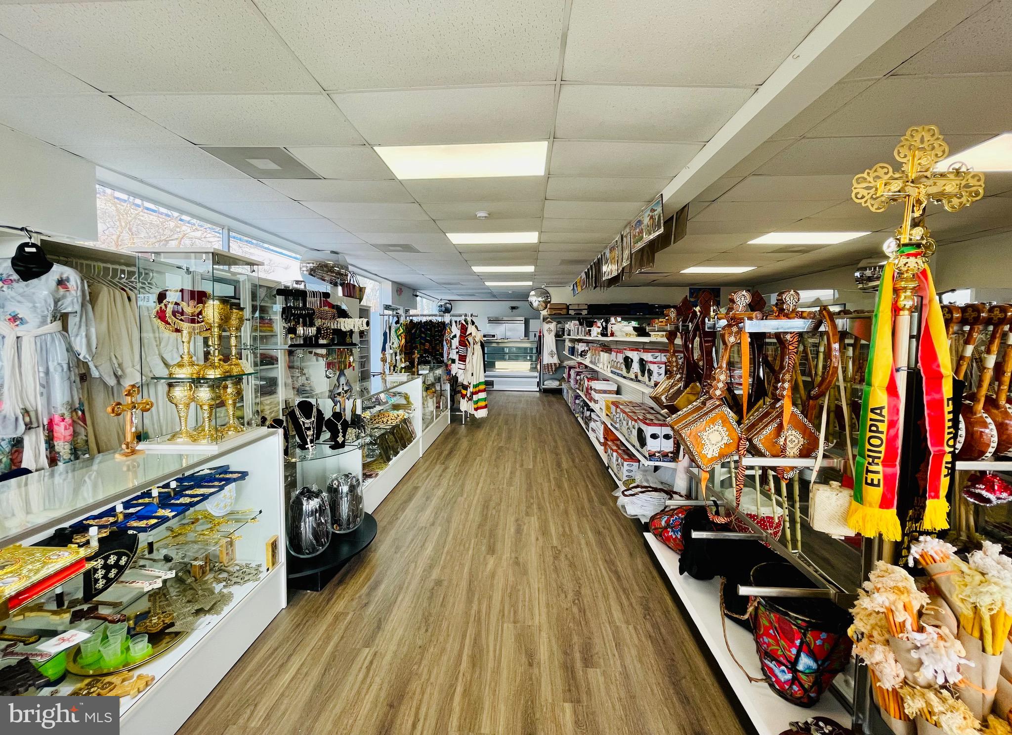 8714 RICHMOND HIGHWAY