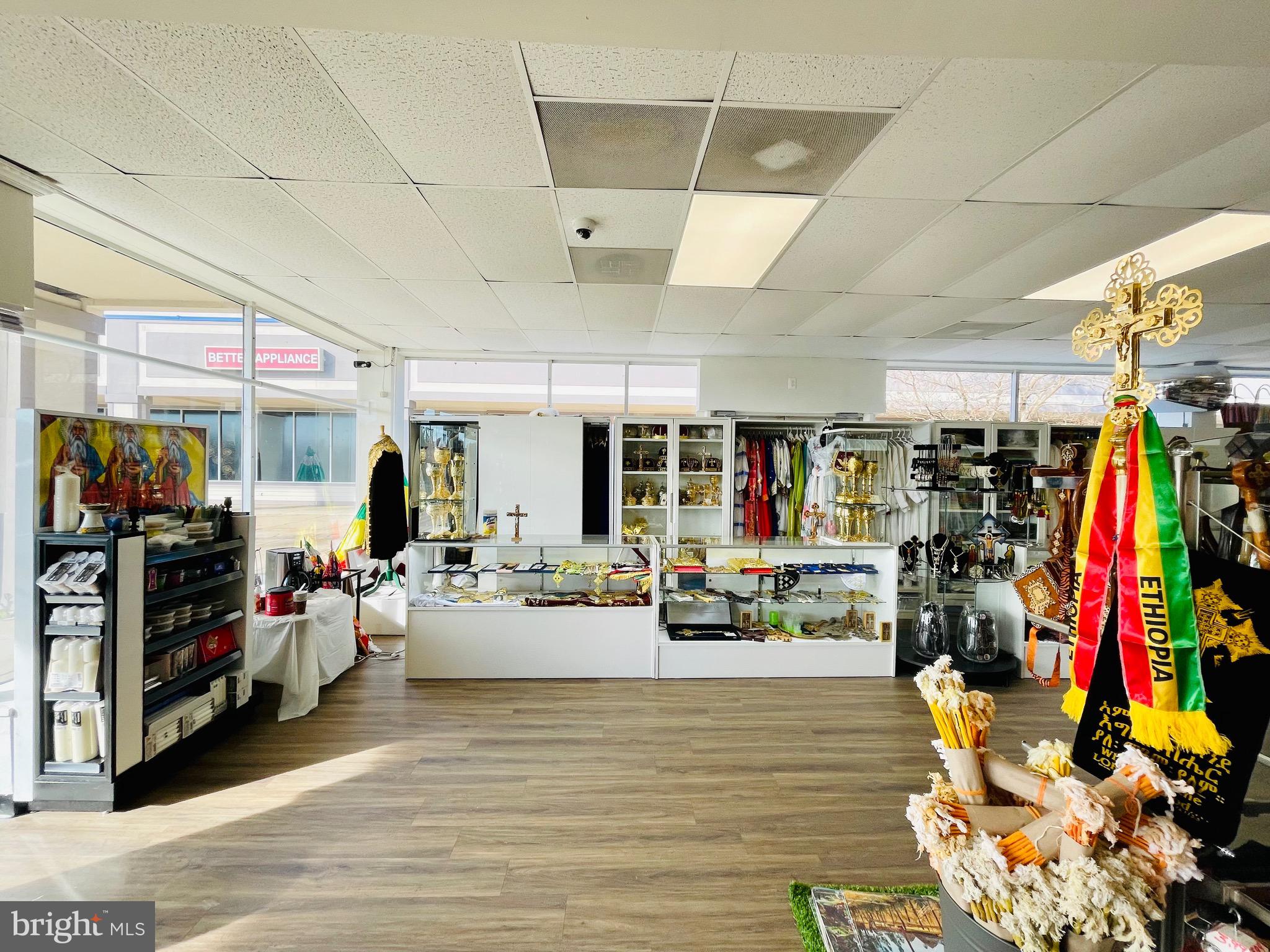 8714 RICHMOND HIGHWAY