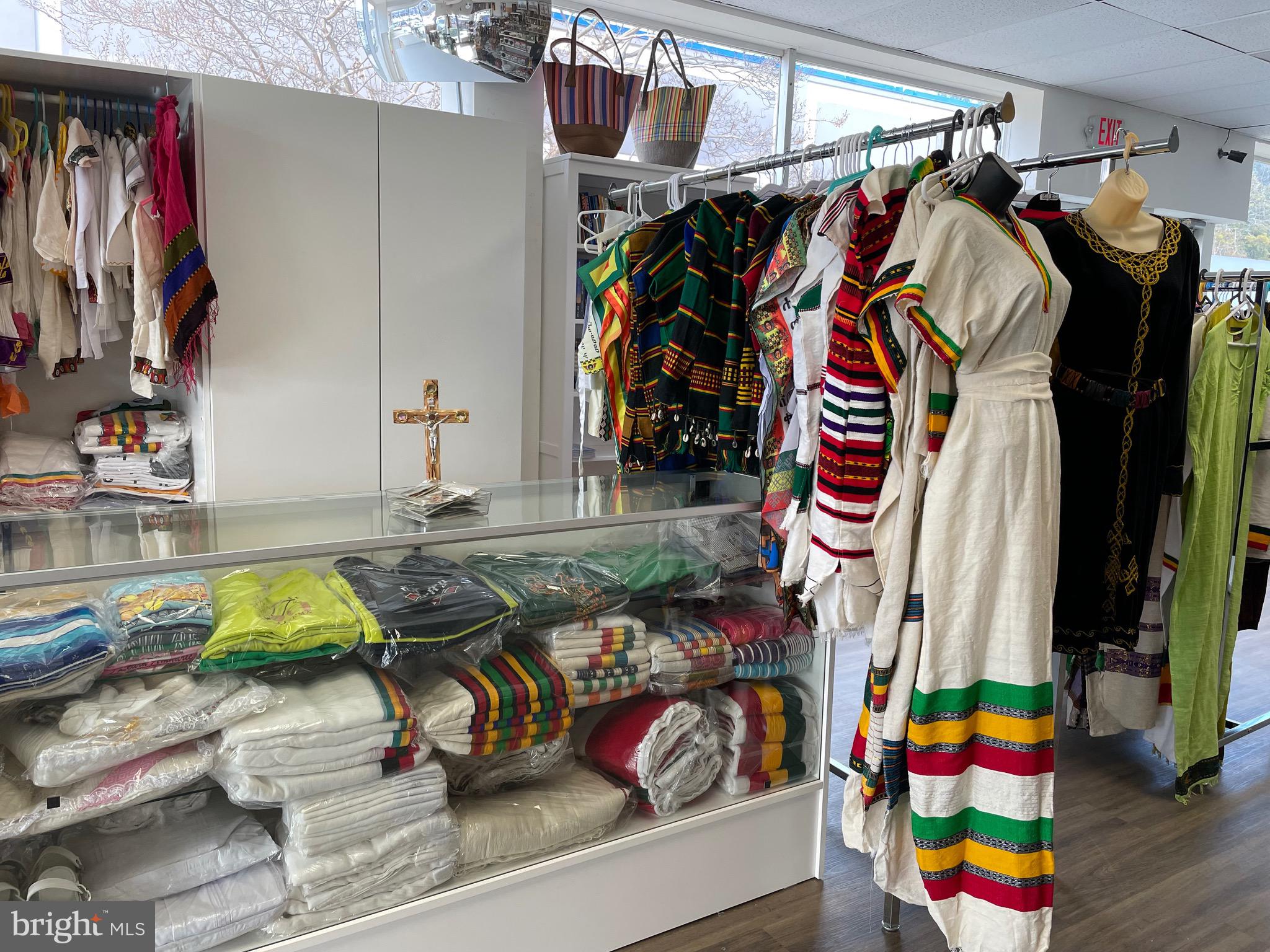 8714 RICHMOND HIGHWAY