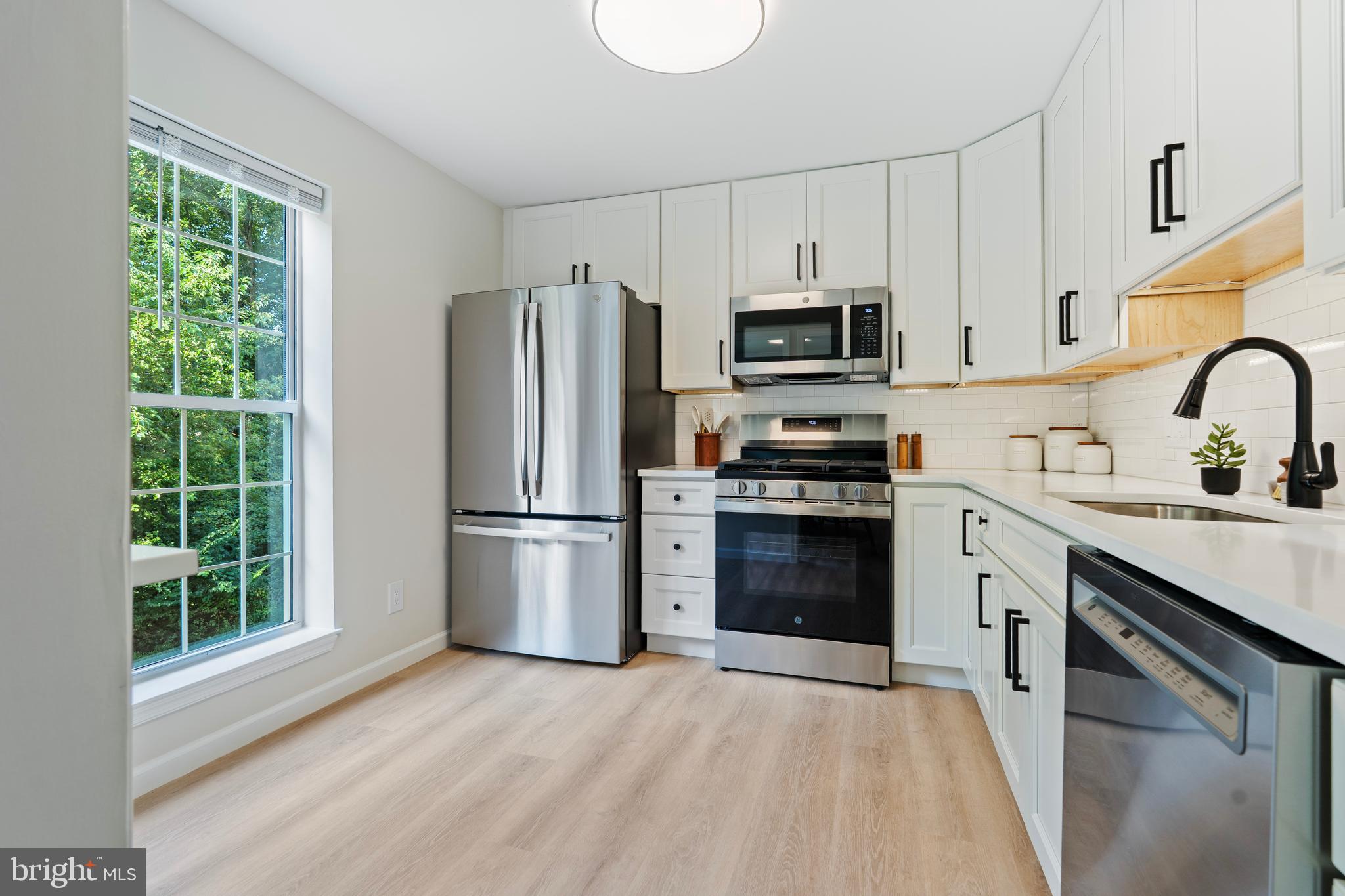 46891 EATON TERRACE 200