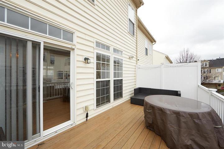 NORTHRIDGE VILLAGE - Residential Lease