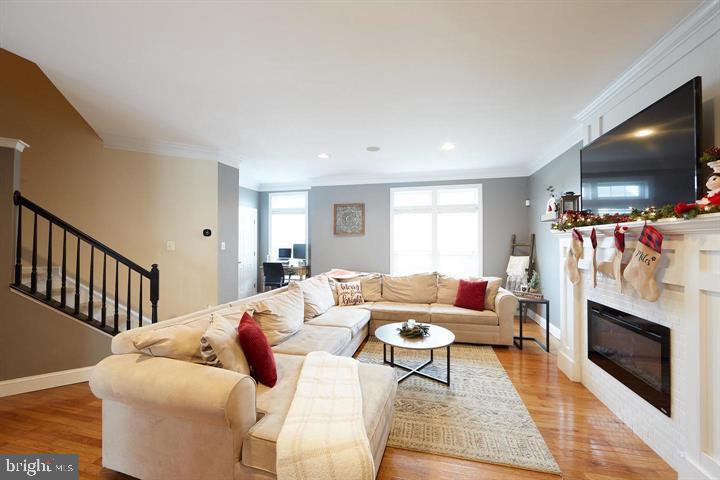 NORTHRIDGE VILLAGE - Residential Lease