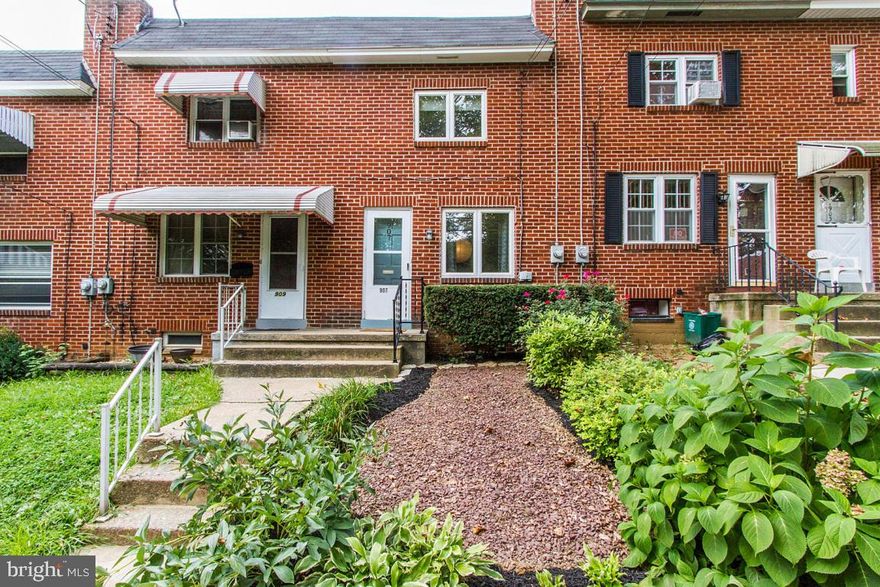 MOVE IN READY! Perfect starter home or investment property on west end. Within walking distance to schools and shopping center. This two story home offers 2 nice size bedrooms, hardwood floors throughout, NEW paint and a spacious eat-in-kitchen.  It also offers a nicely landscaped fenced in backyard, great for entertaining guests! Economical natural gas heating and beautiful new tub surround in the bathroom. All appliances included!