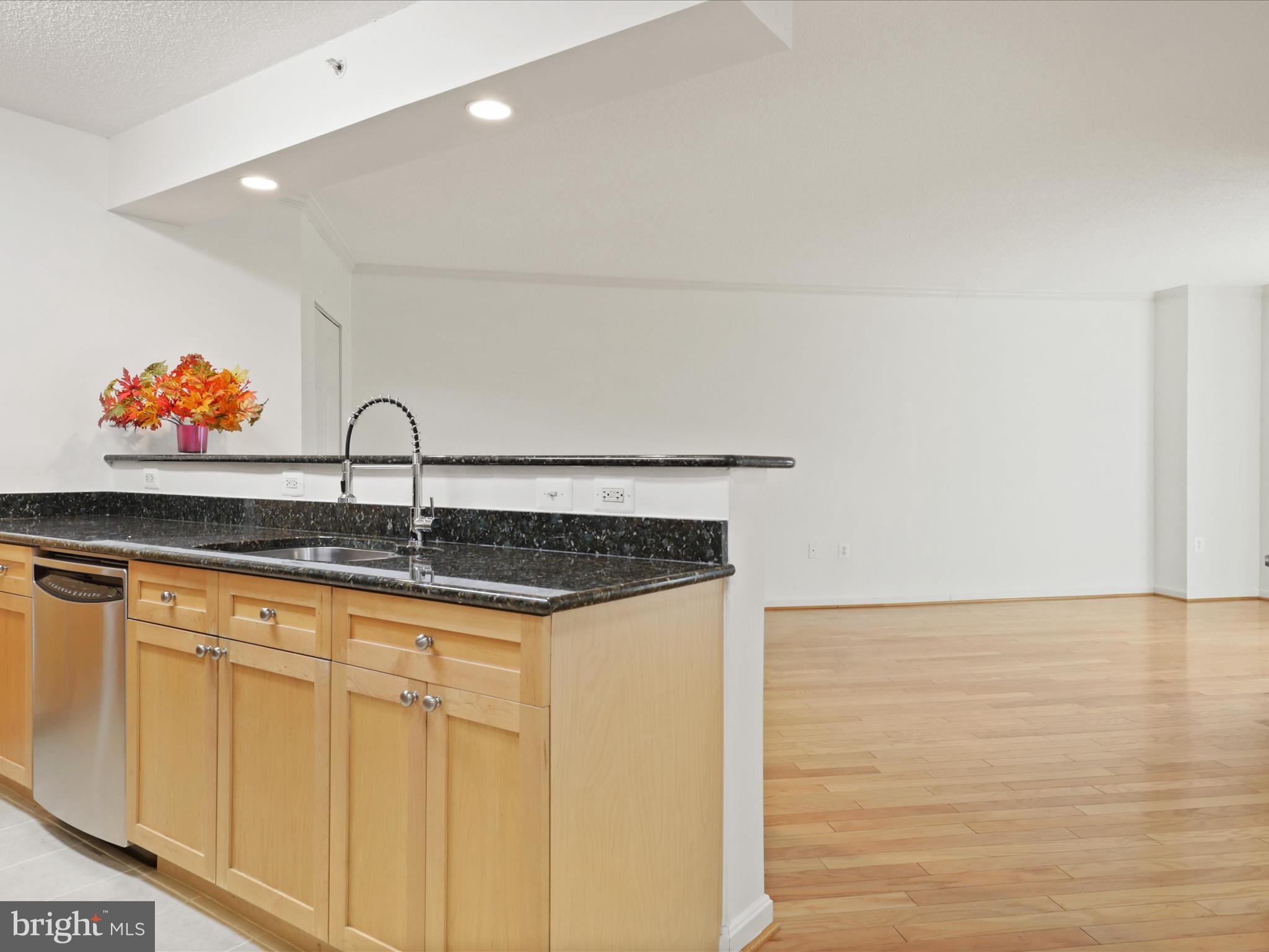 NORTHAMPTON - Residential