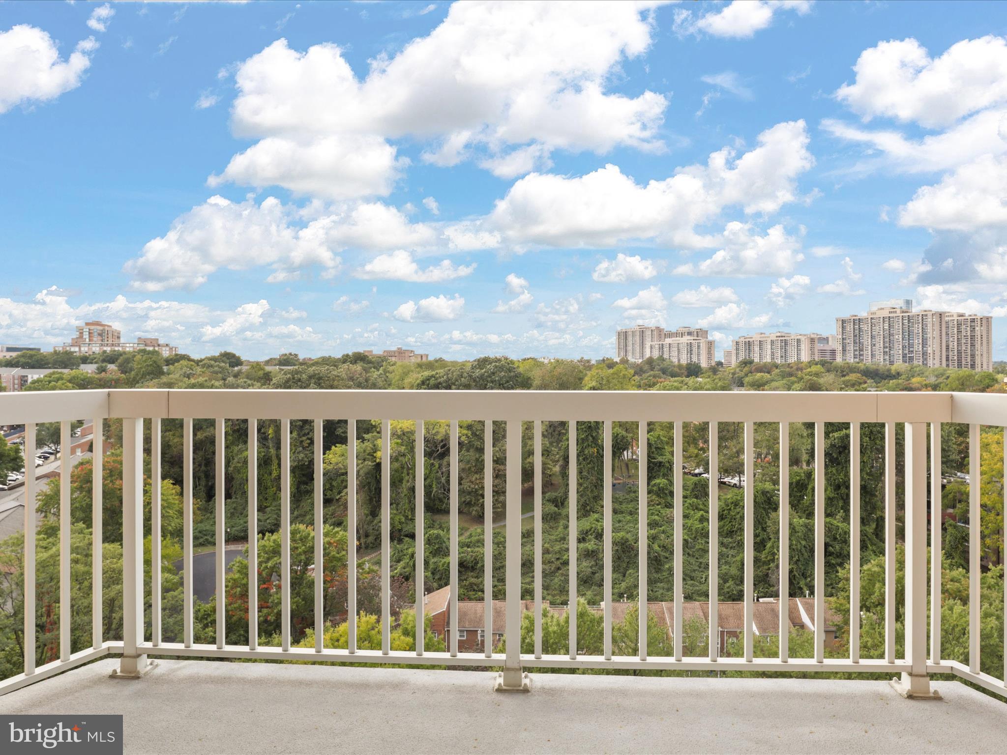 NORTHAMPTON - Residential