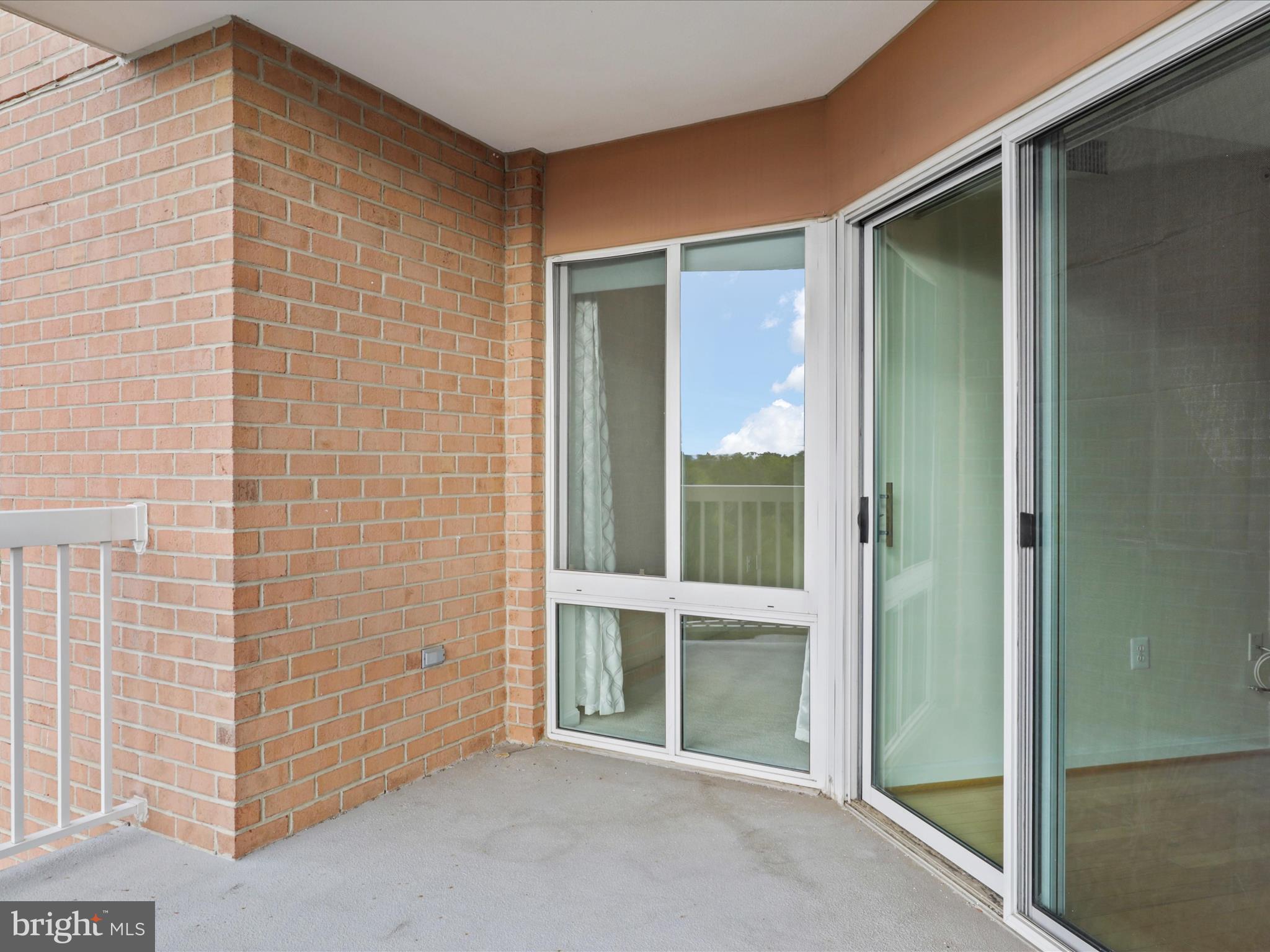 NORTHAMPTON - Residential