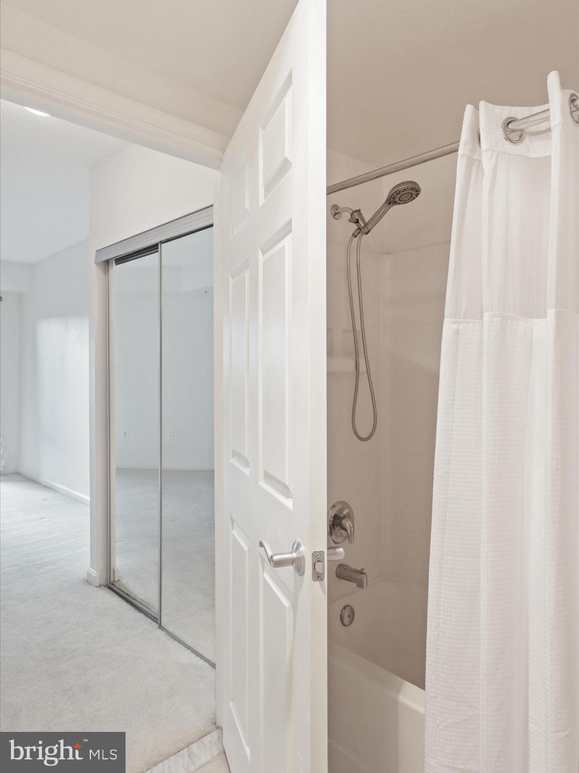 NORTHAMPTON - Residential