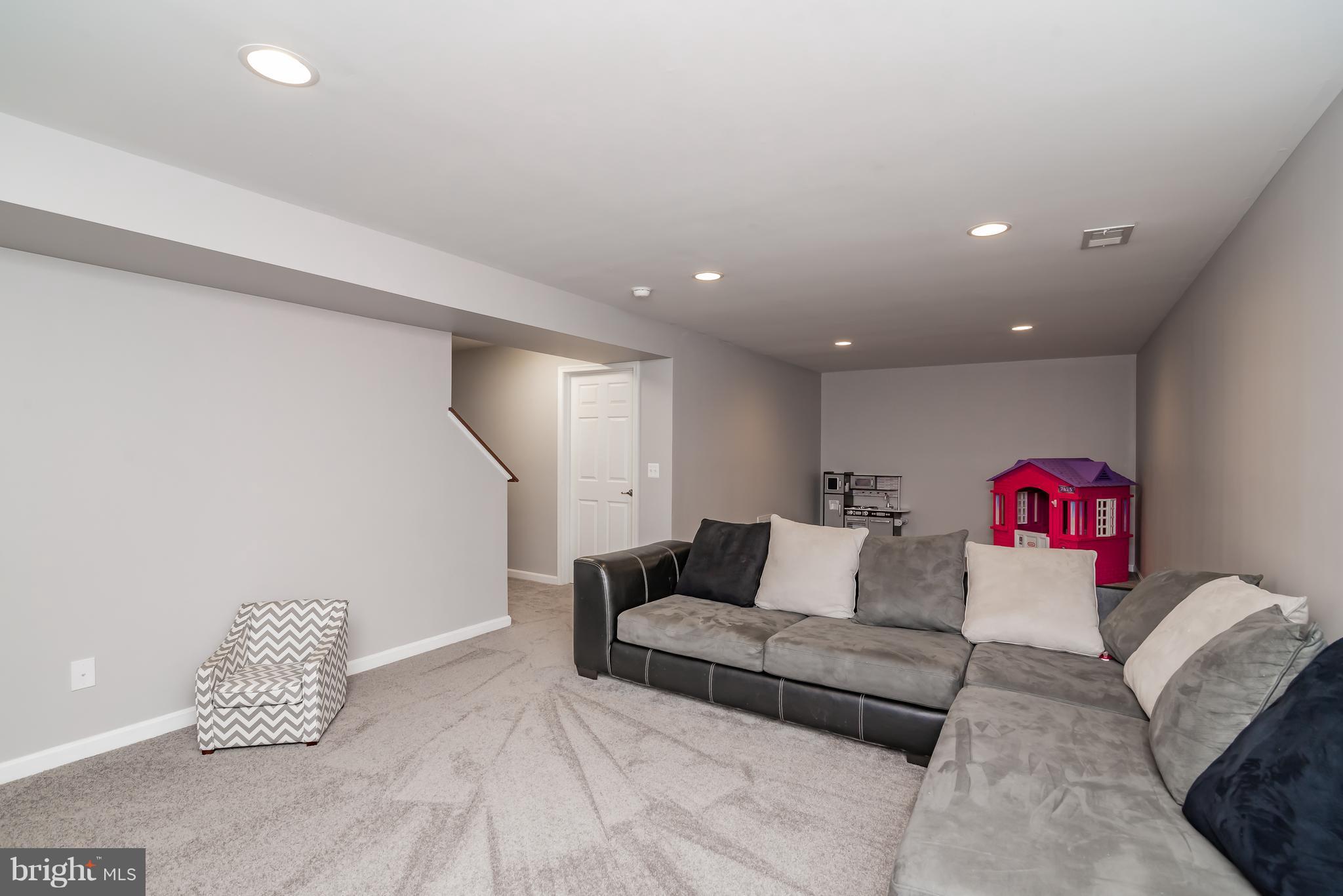 LADYSMITH VILLAGE - Residential