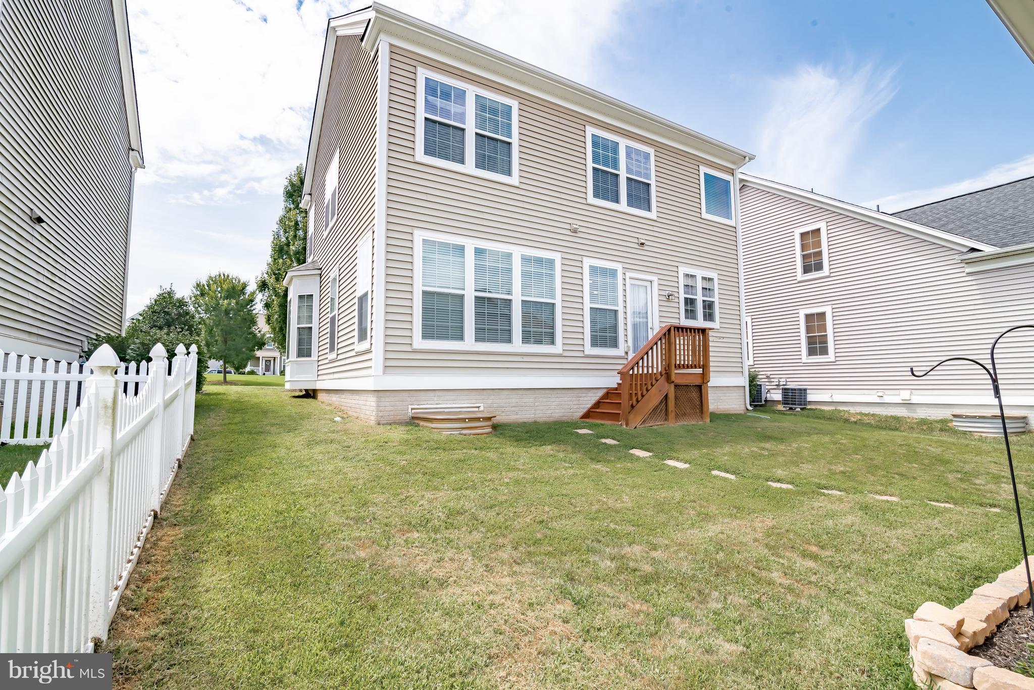 LADYSMITH VILLAGE - Residential