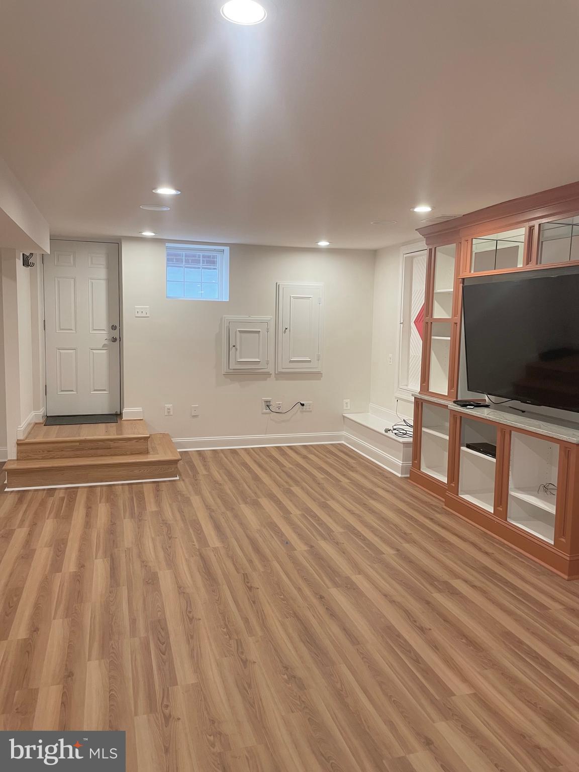 ANNABURG - Residential Lease