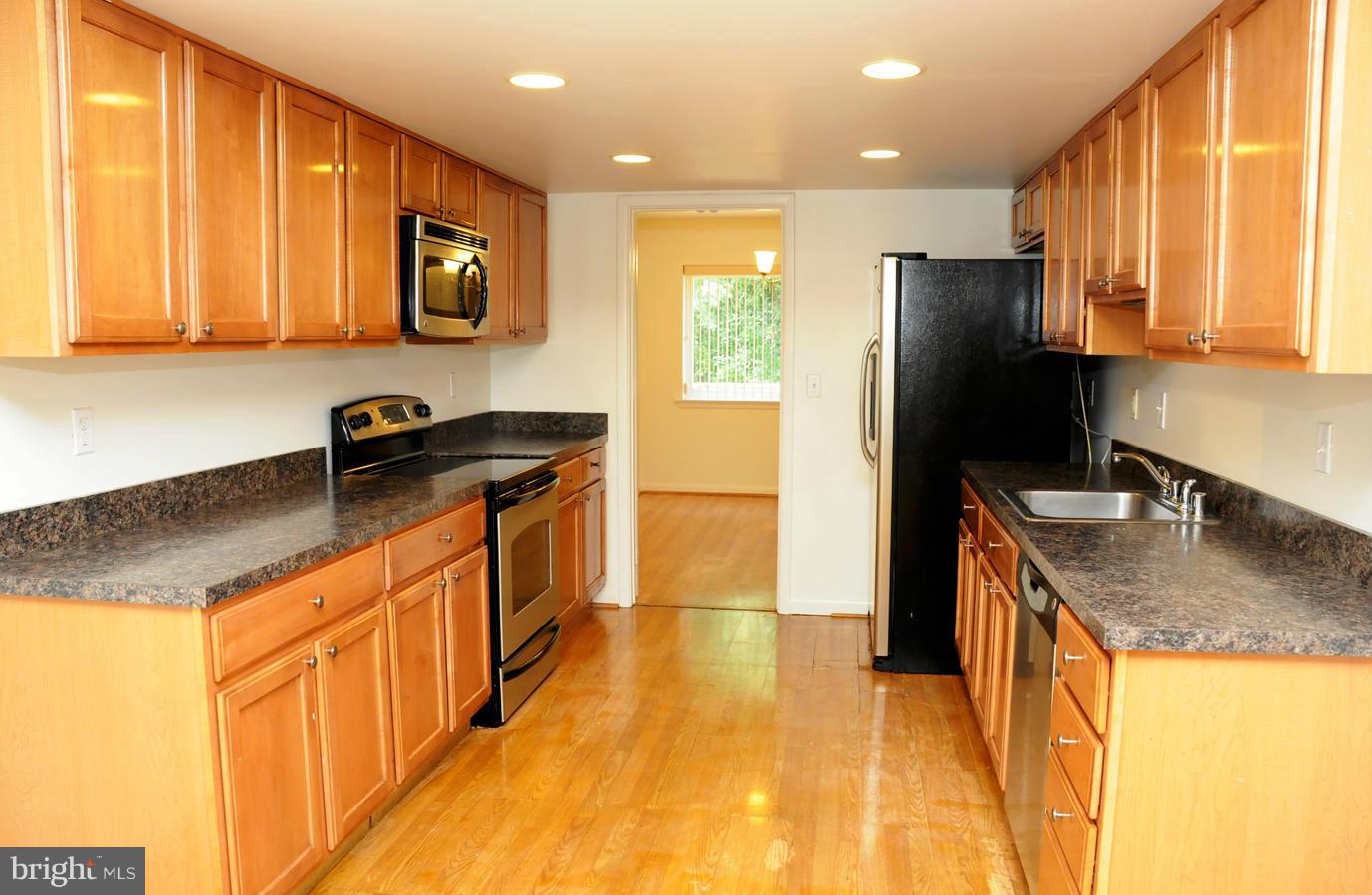 TOWN CENTER - Residential Lease