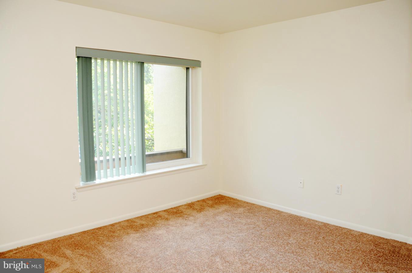 TOWN CENTER - Residential Lease