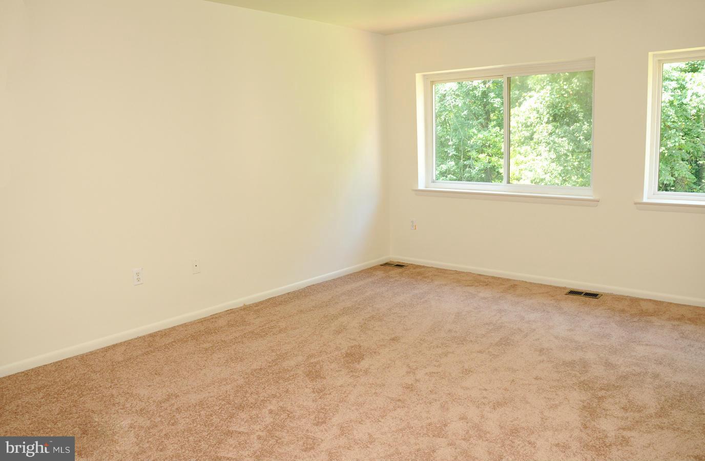 TOWN CENTER - Residential Lease