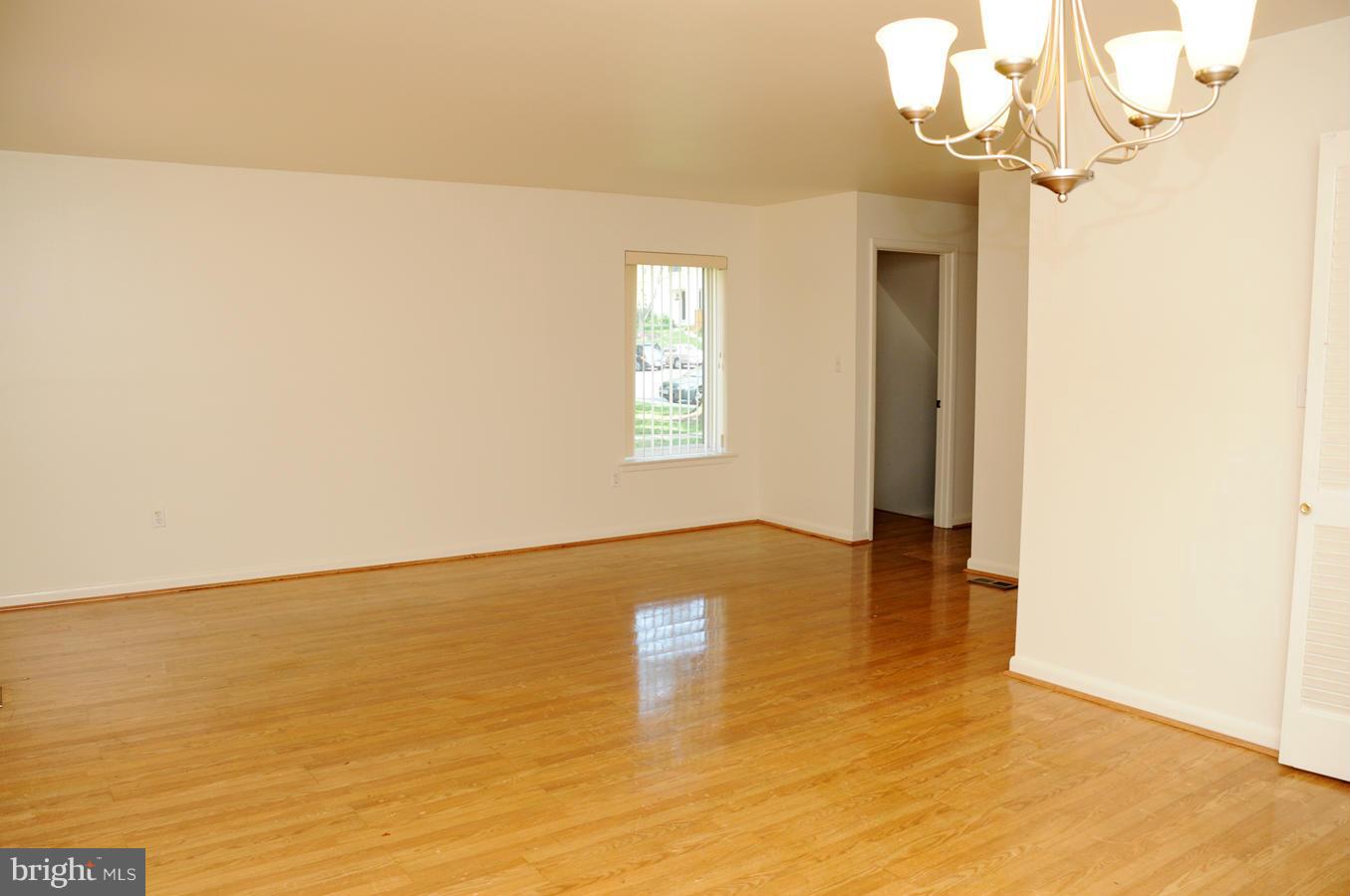 TOWN CENTER - Residential Lease