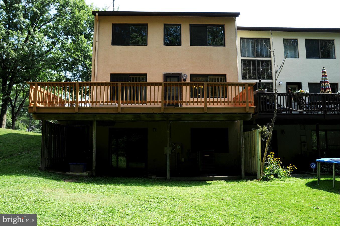 TOWN CENTER - Residential Lease