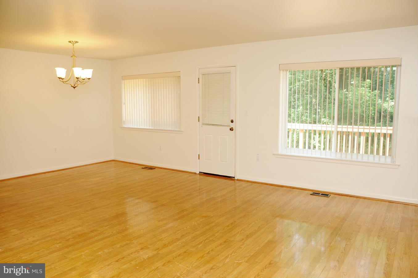 TOWN CENTER - Residential Lease