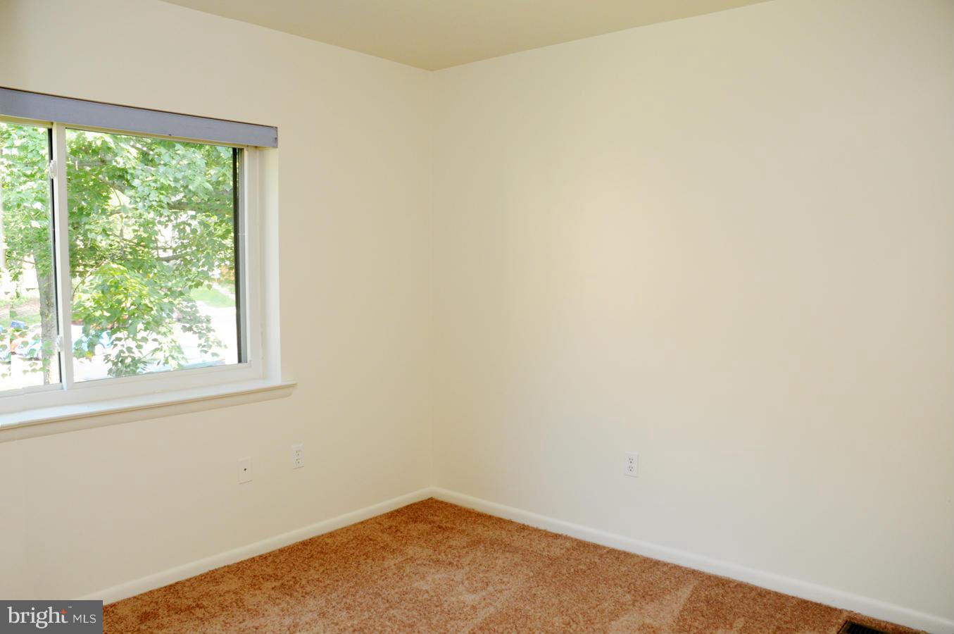 TOWN CENTER - Residential Lease