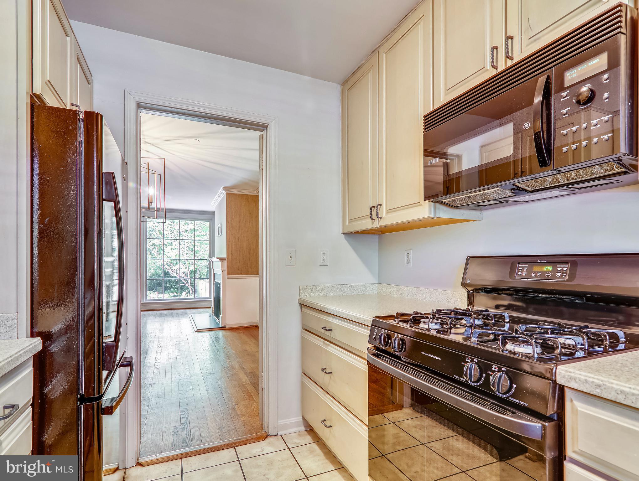 YATES GARDENS - Residential Lease