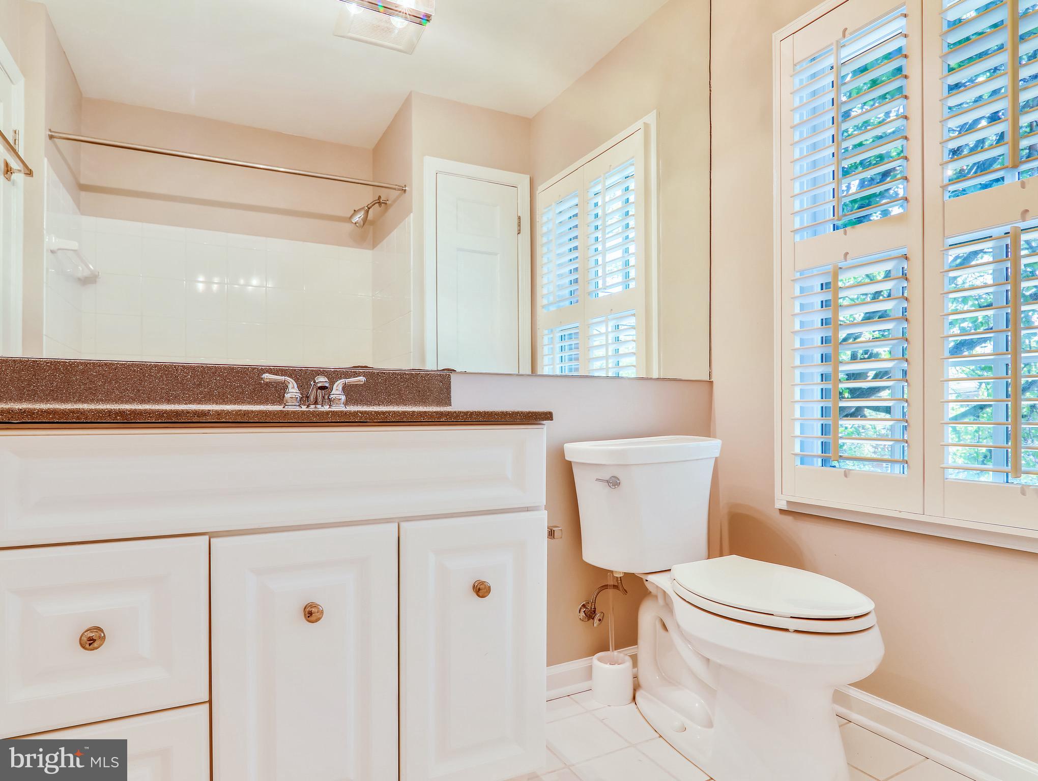 YATES GARDENS - Residential Lease