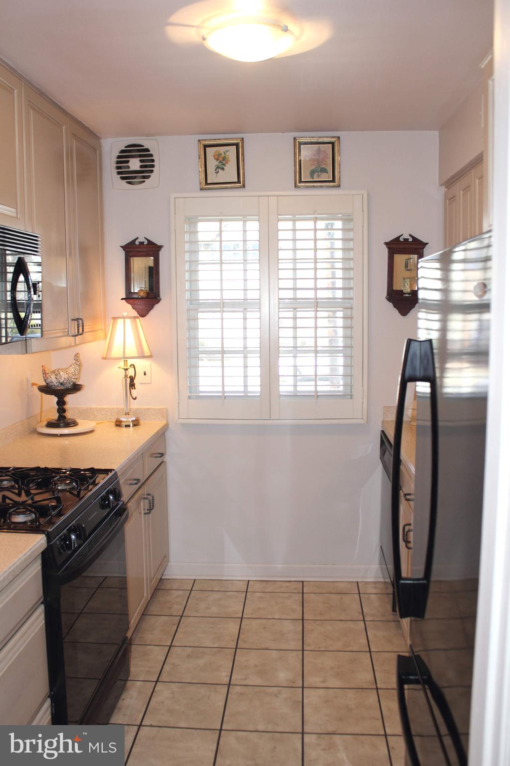 YATES GARDENS - Residential Lease