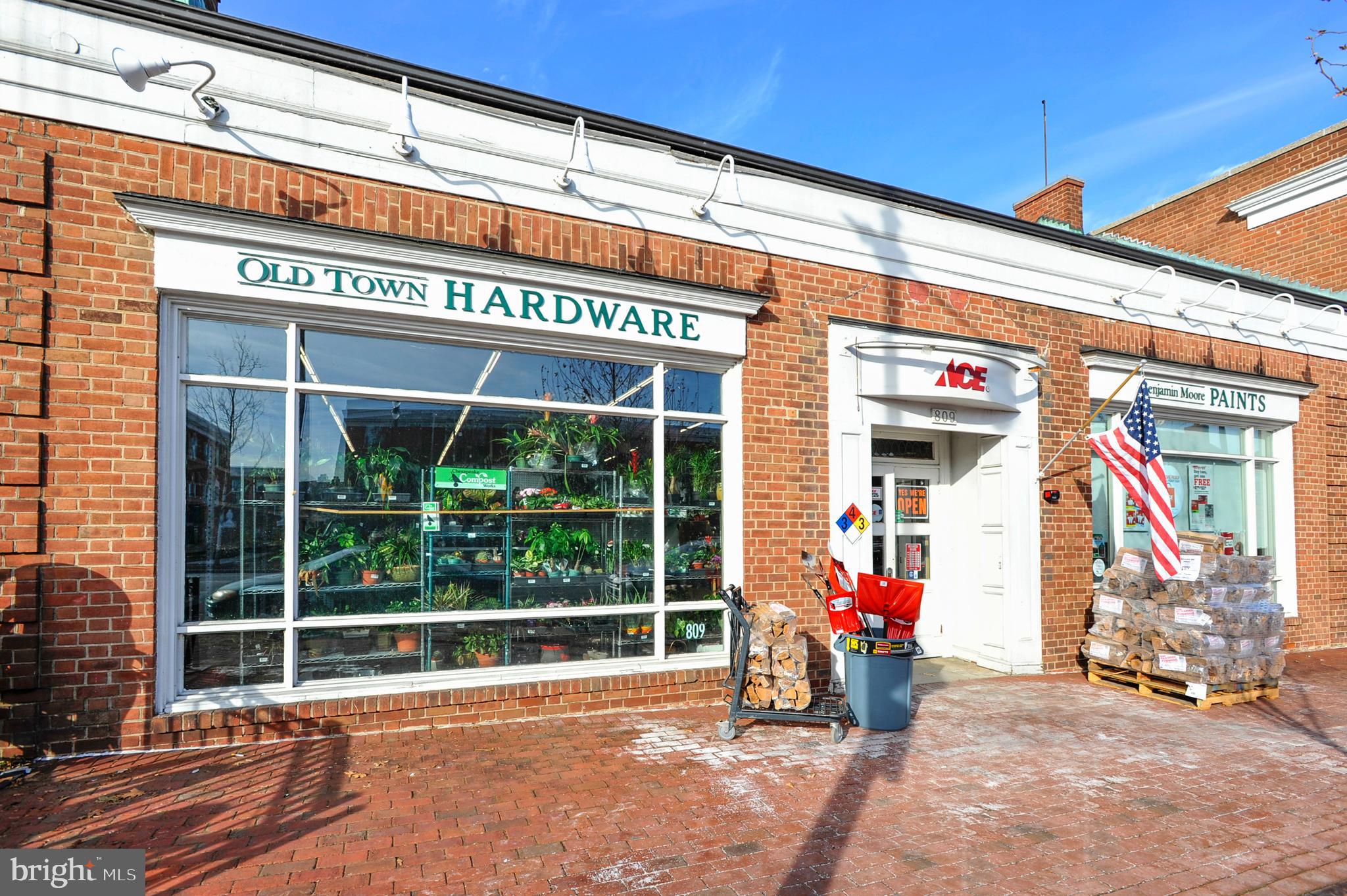 YATES GARDENS - Residential Lease