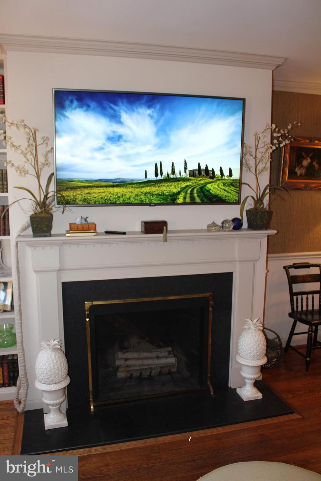 YATES GARDENS - Residential Lease