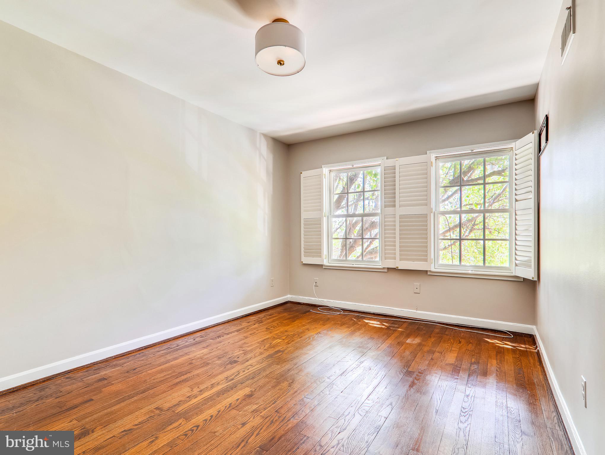 YATES GARDENS - Residential Lease