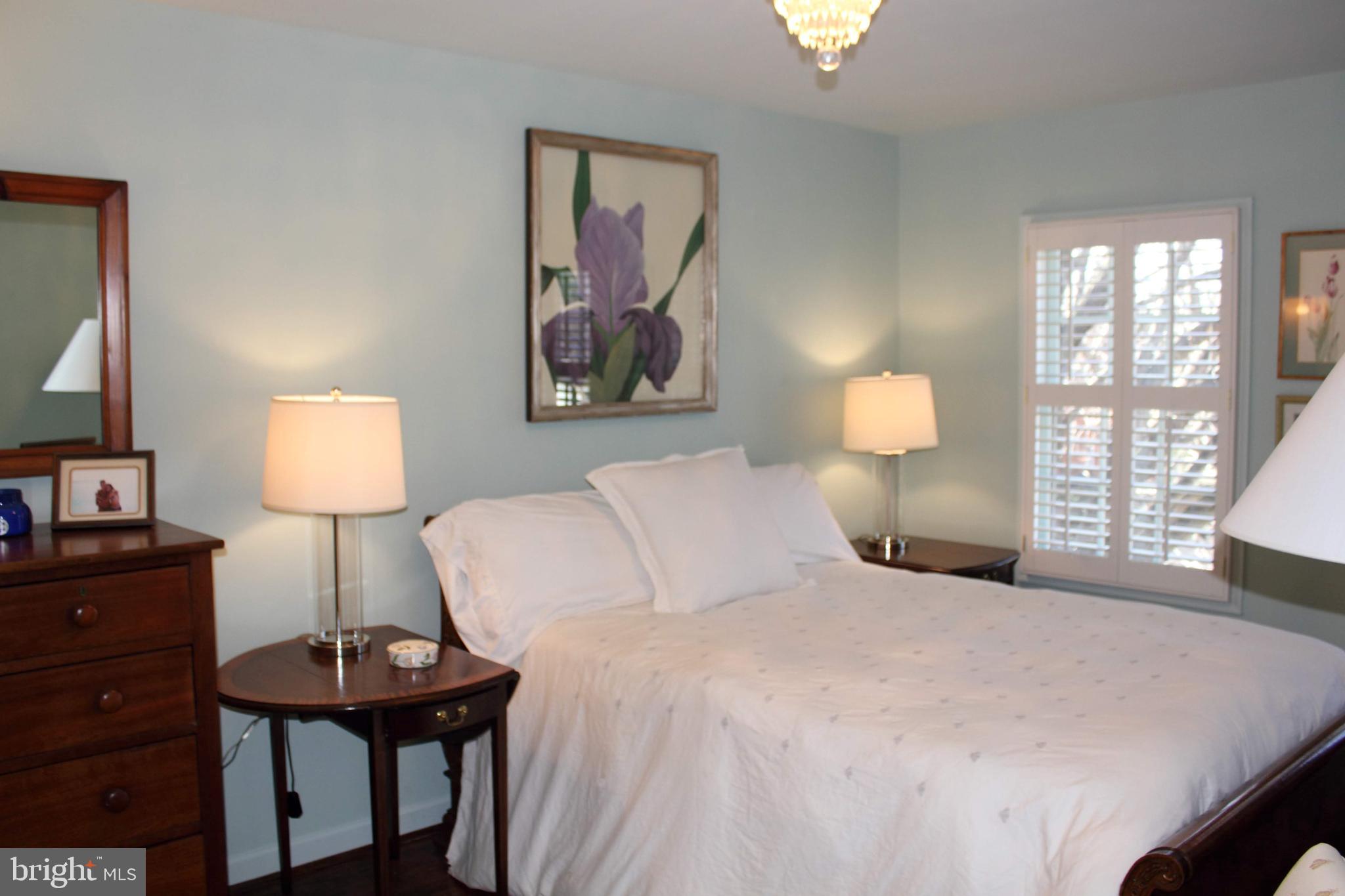 YATES GARDENS - Residential Lease