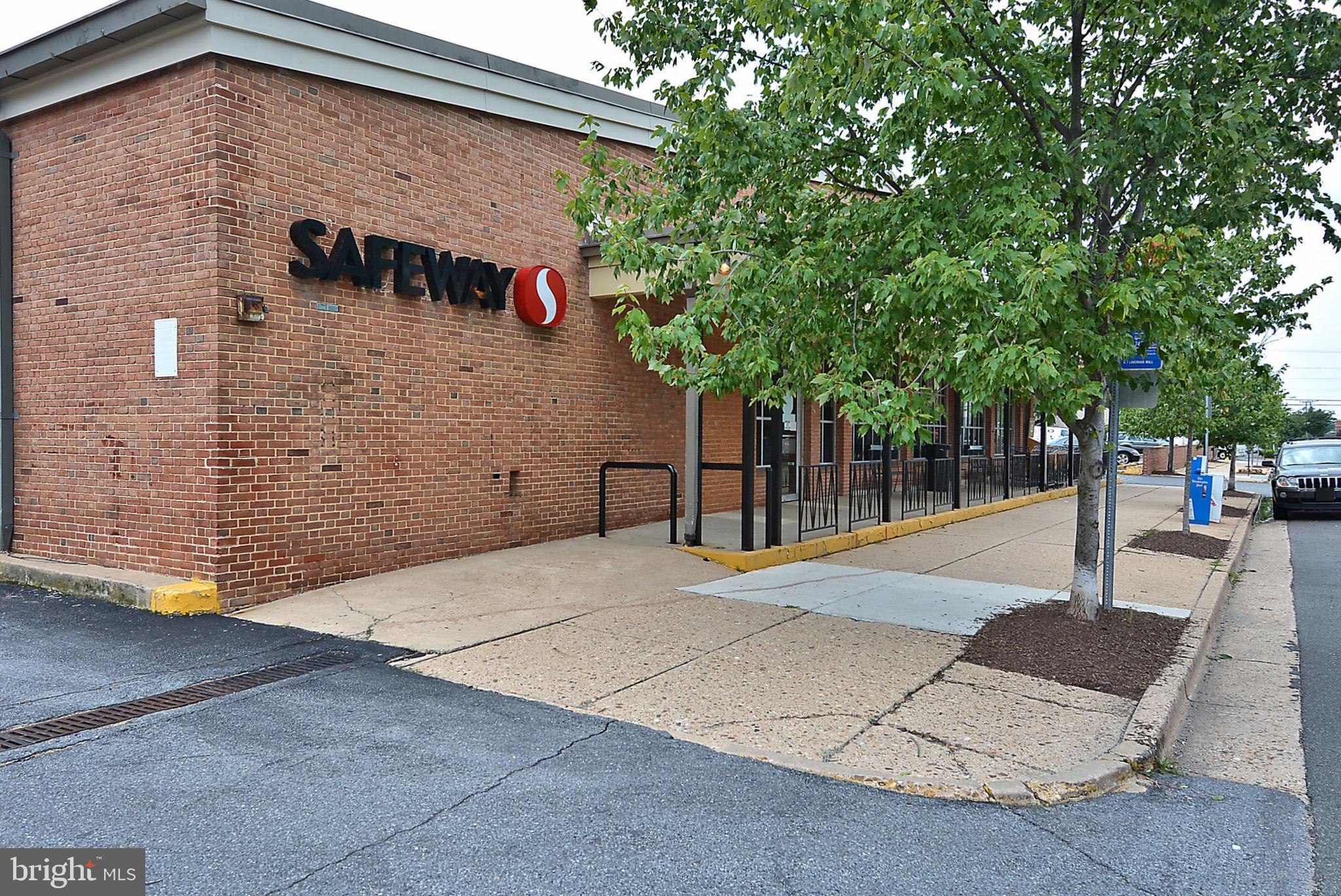 YATES GARDENS - Residential Lease