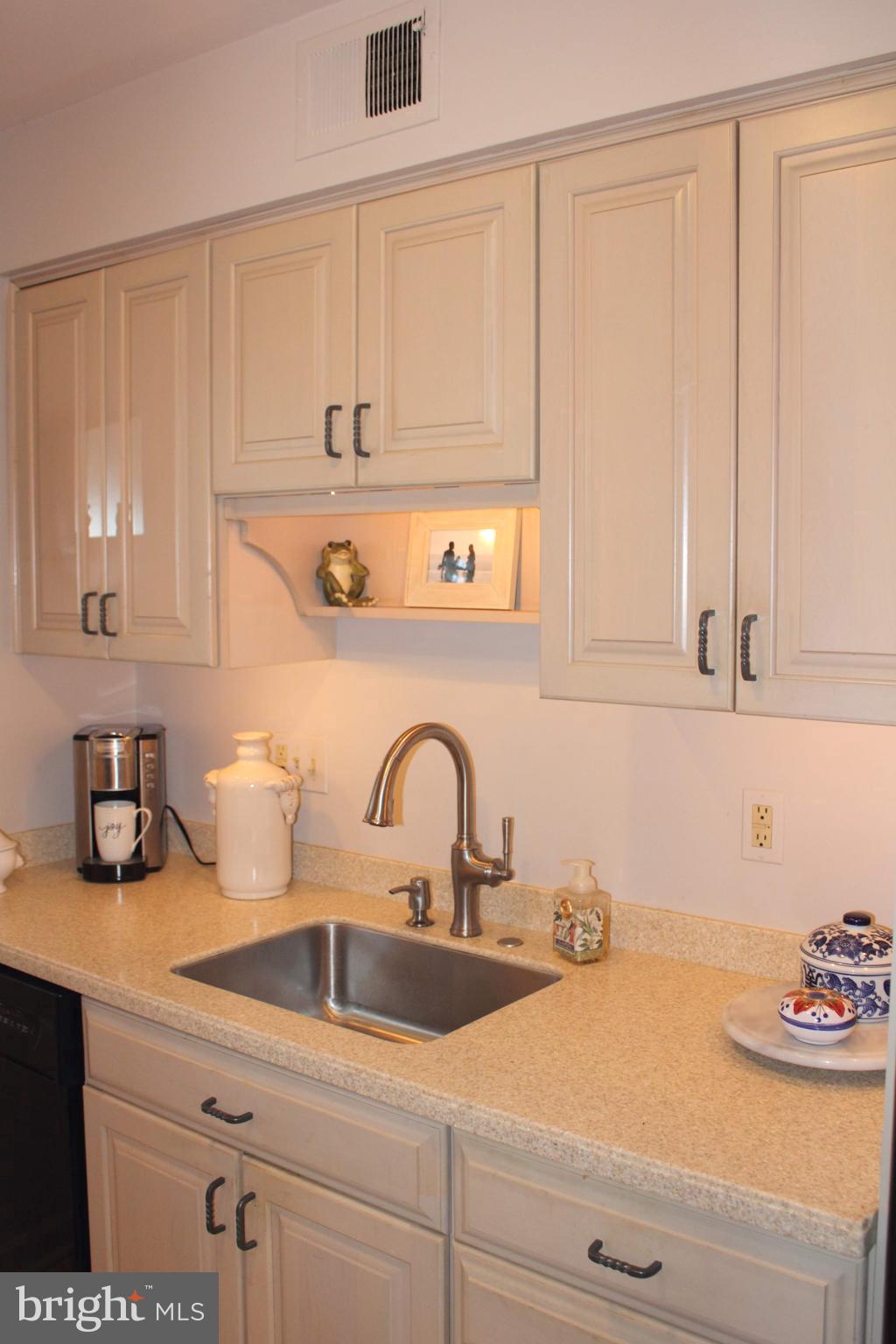 YATES GARDENS - Residential Lease