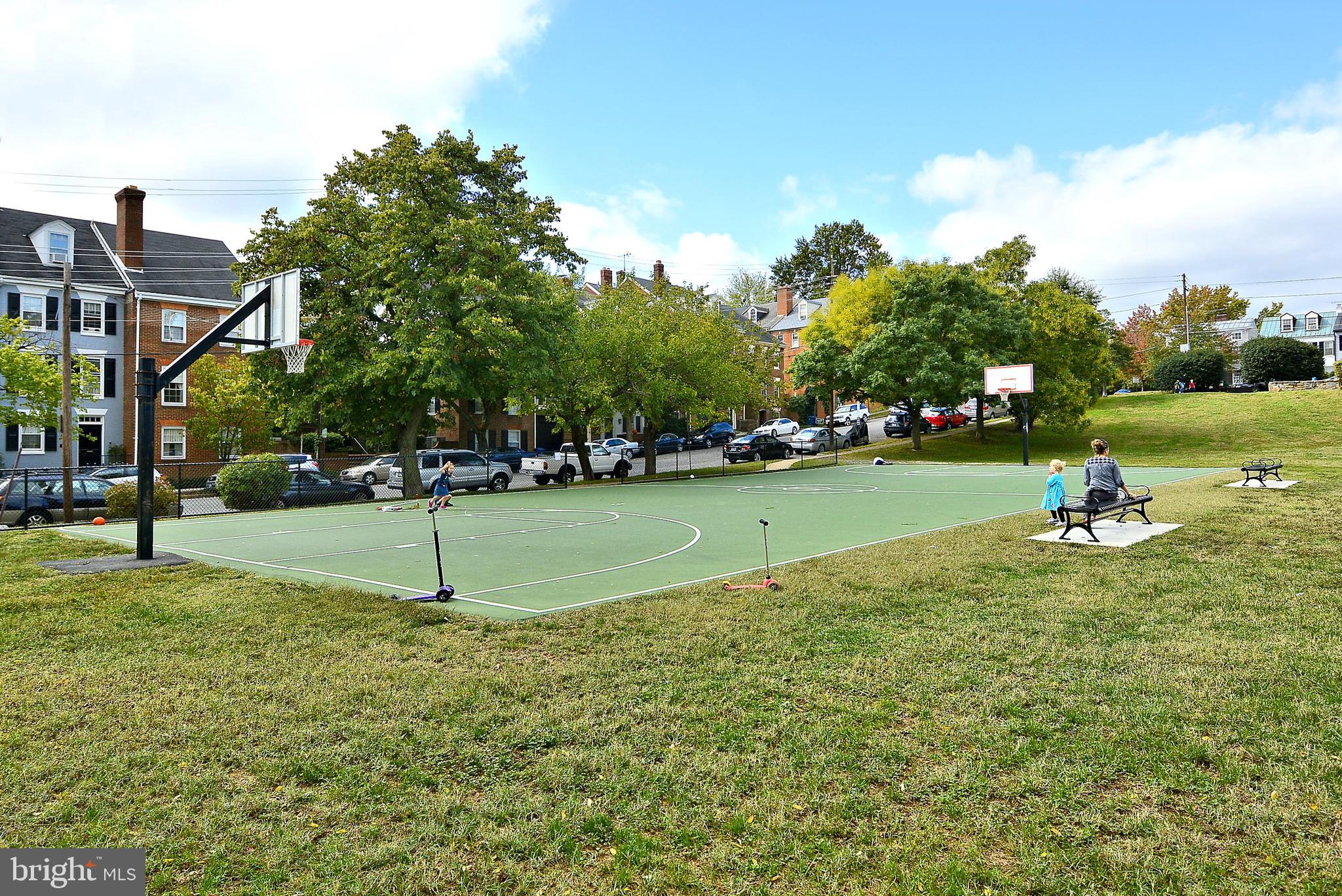 YATES GARDENS - Residential Lease