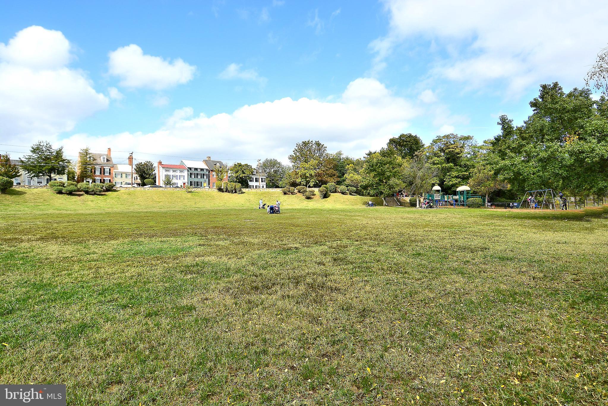 YATES GARDENS - Residential Lease