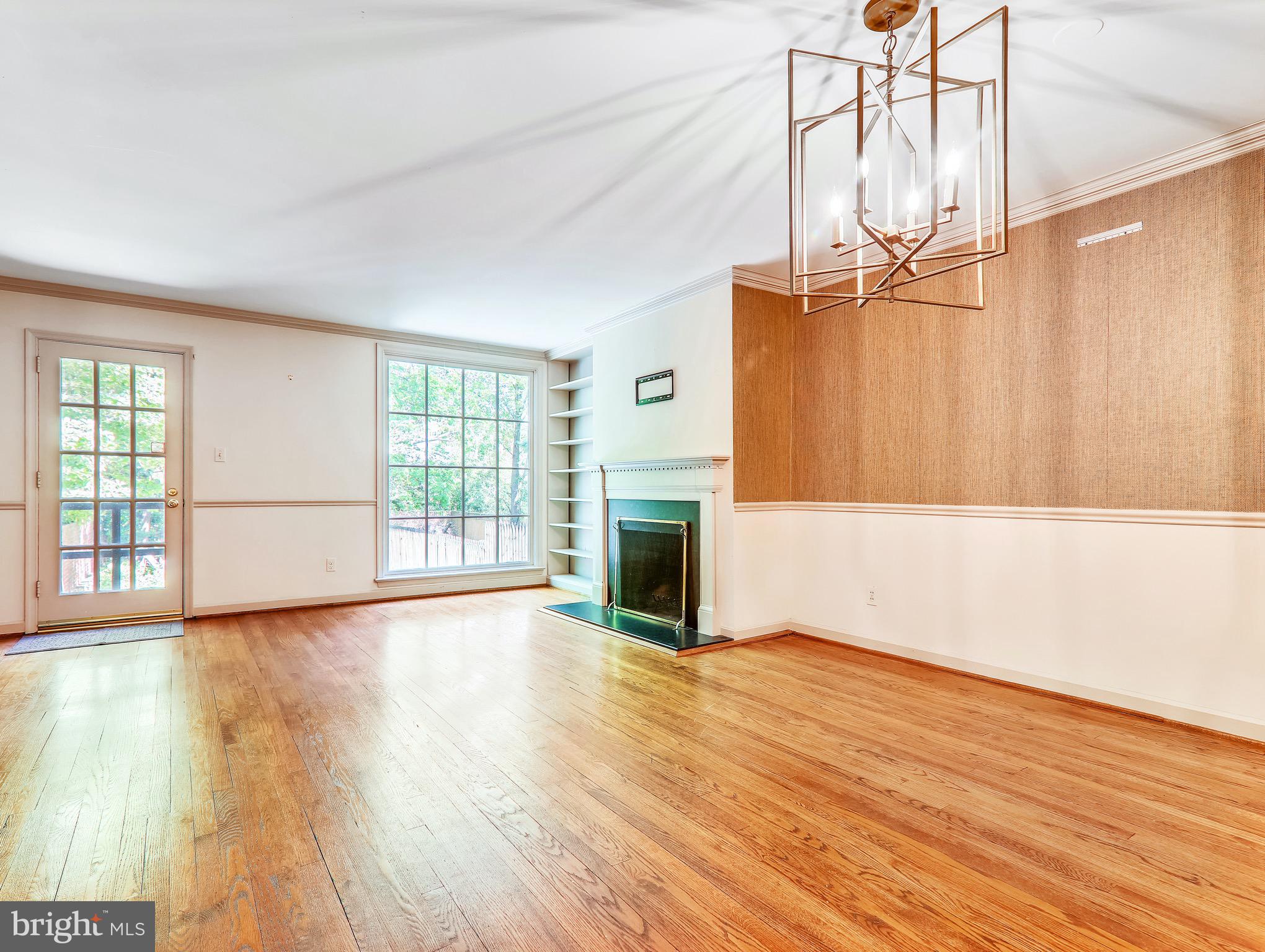 YATES GARDENS - Residential Lease