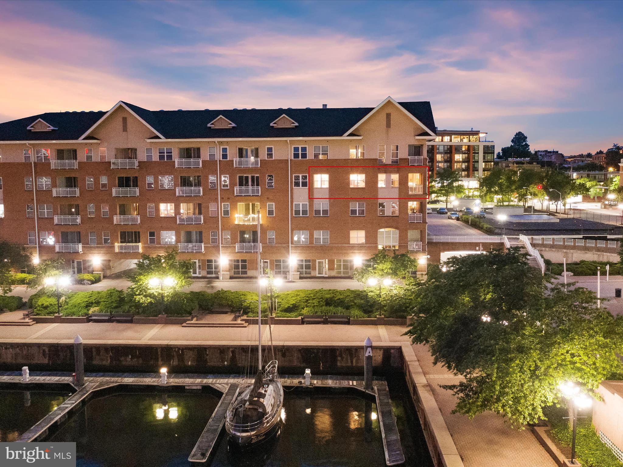 PIERSIDE AT HARBORVIEW - Residential