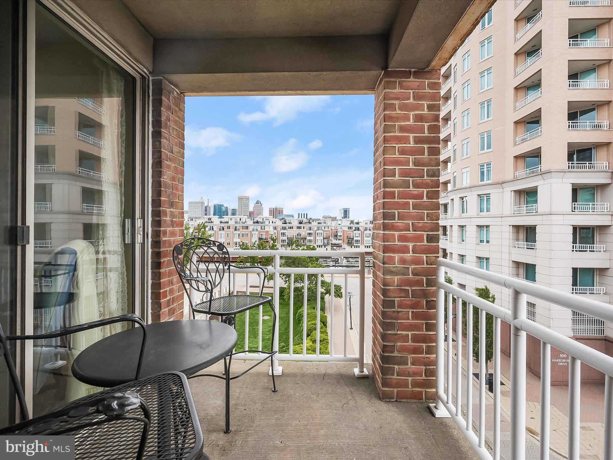 PIERSIDE AT HARBORVIEW - Residential