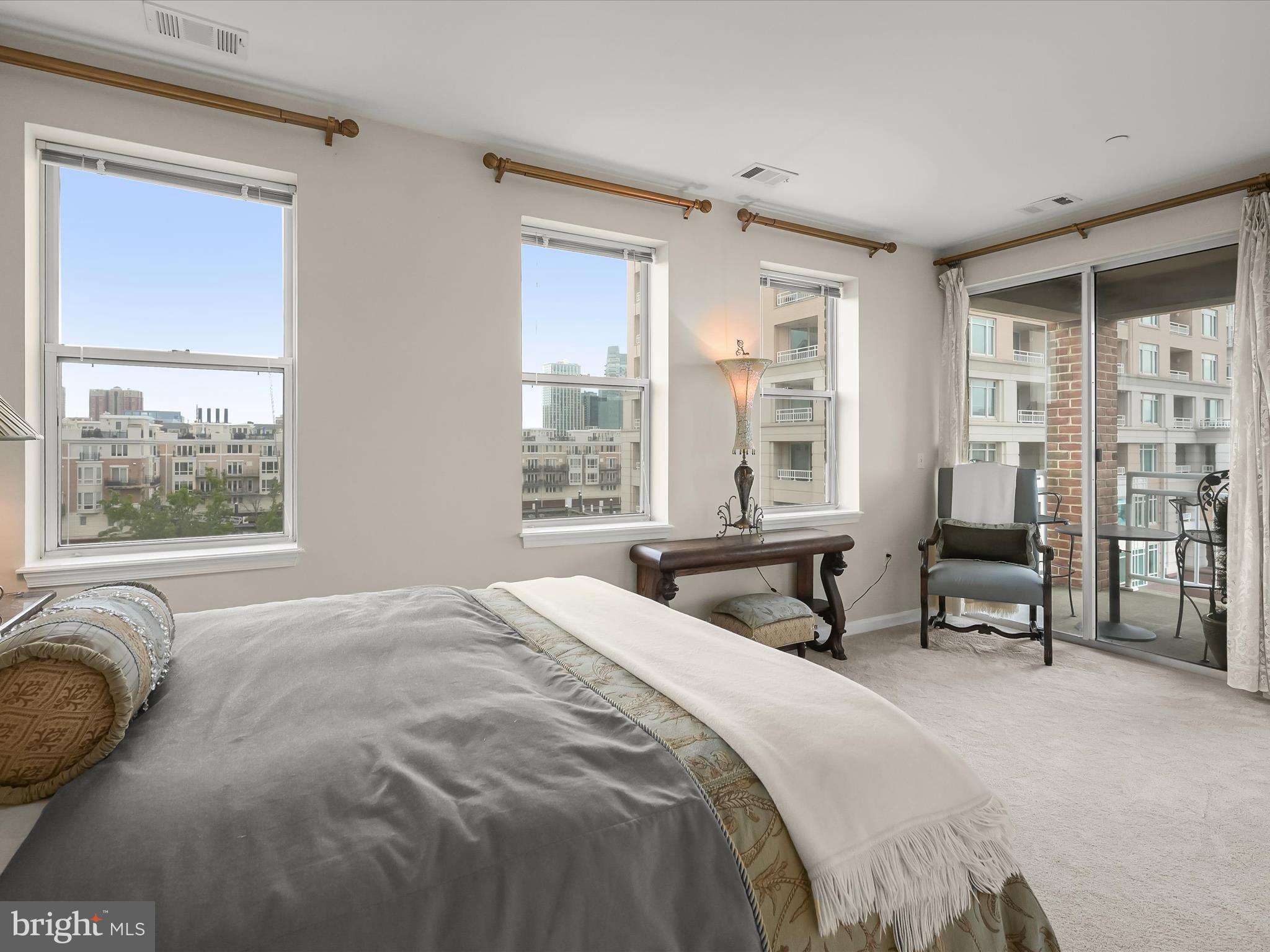 PIERSIDE AT HARBORVIEW - Residential