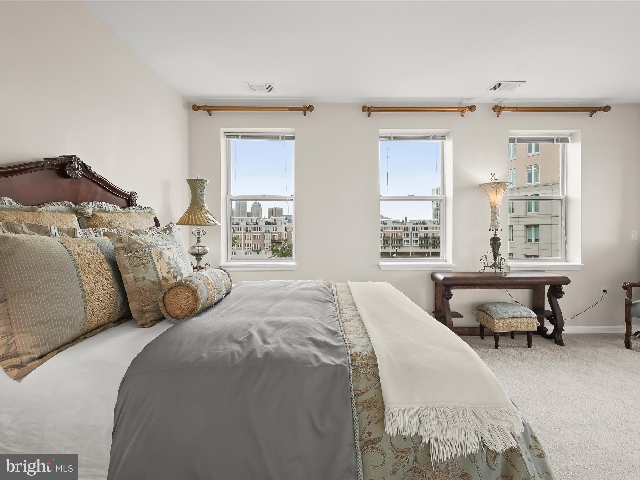 PIERSIDE AT HARBORVIEW - Residential