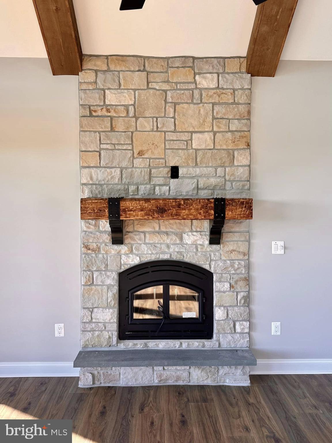 SUNSET POINTE - Residential