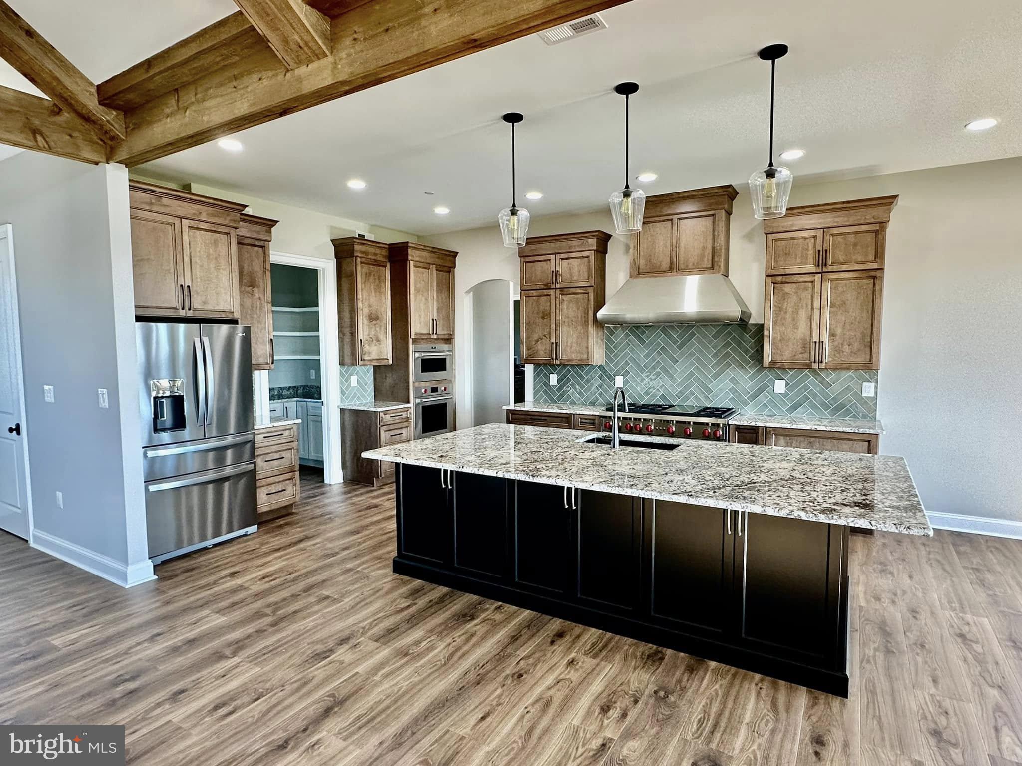 SUNSET POINTE - Residential