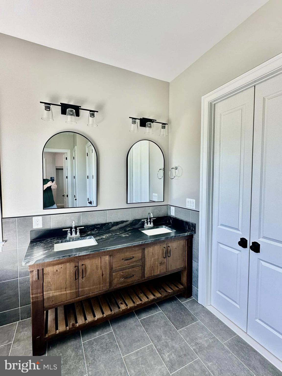 SUNSET POINTE - Residential