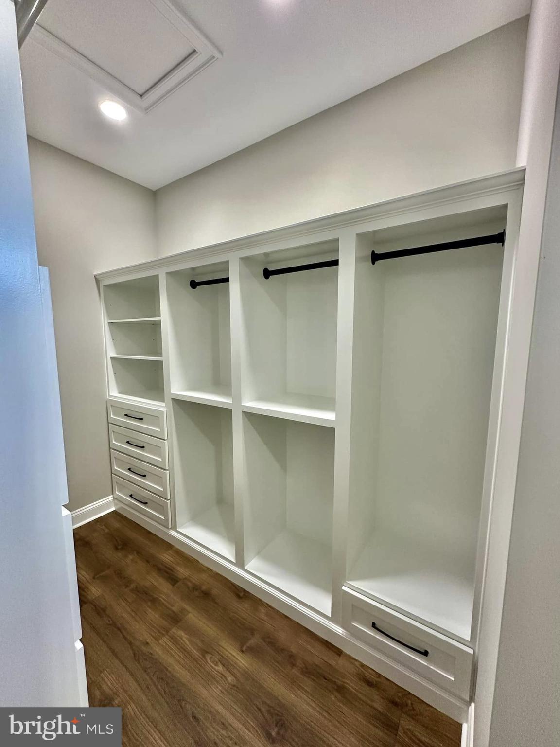 SUNSET POINTE - Residential