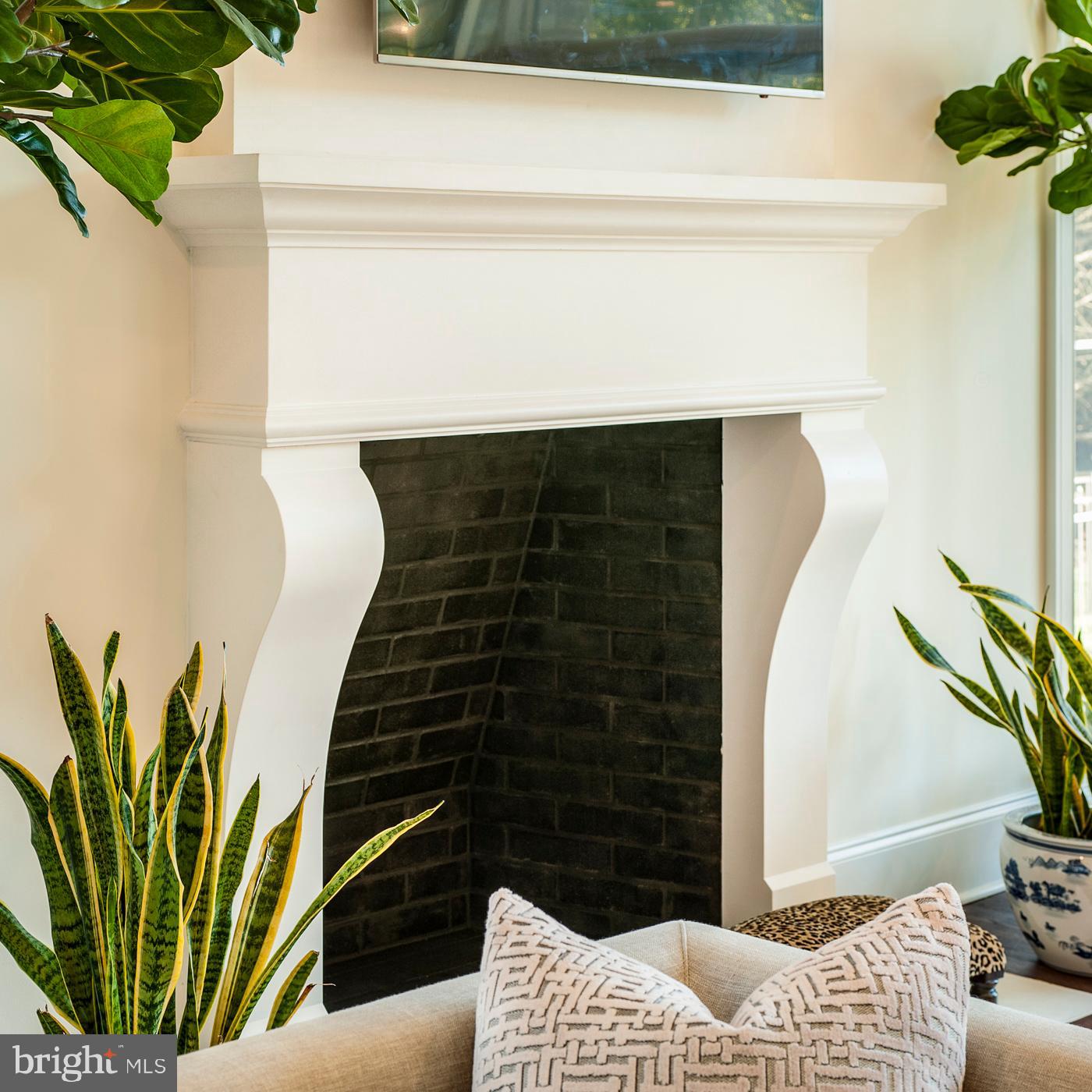 ESTATES AT HOWELL RIDGE - Residential