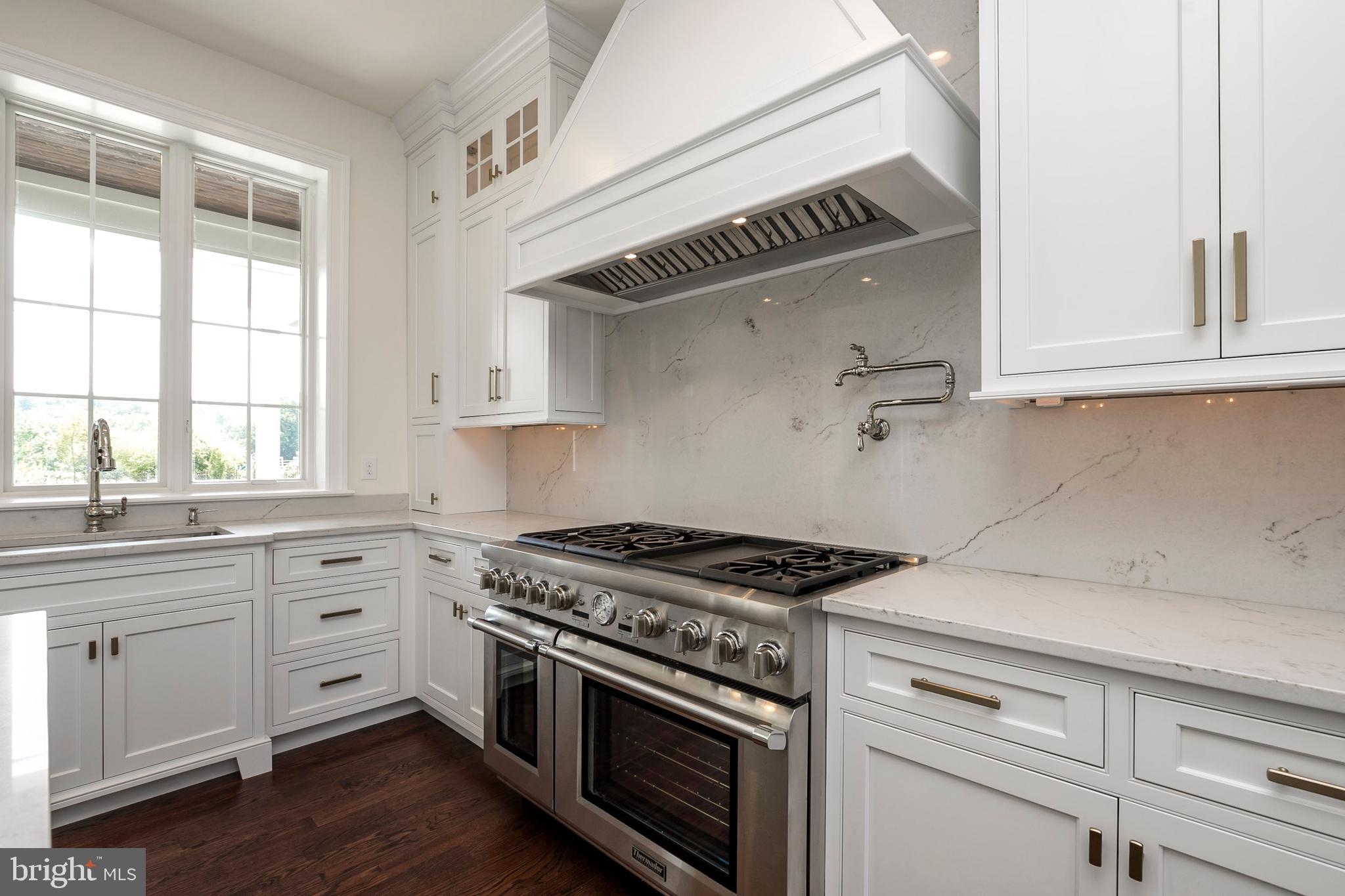 ESTATES AT HOWELL RIDGE - Residential