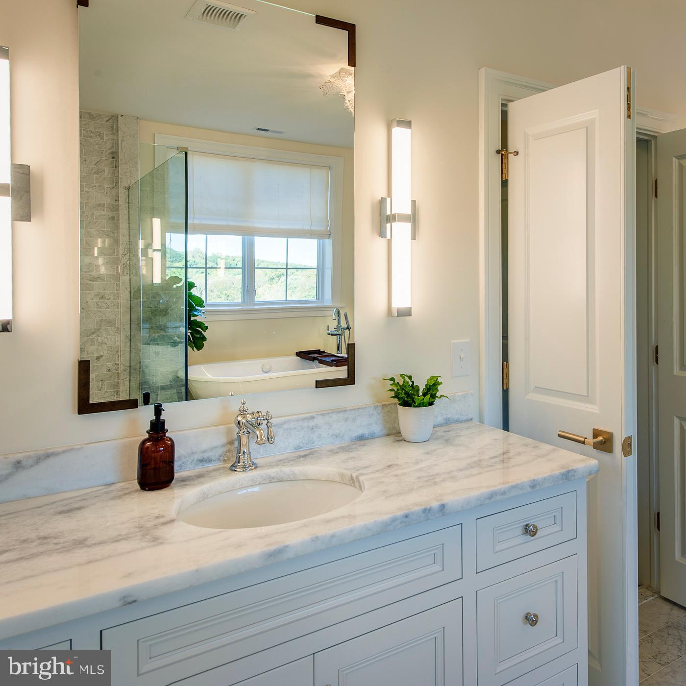 ESTATES AT HOWELL RIDGE - Residential