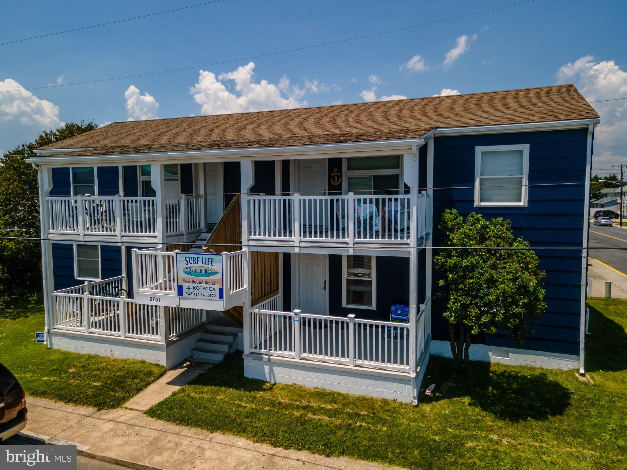 4 units each with 2bed one bath, Updated life proof flooring in 3 or the 4 units. all 4 units have split unit Hvac, and gas tankless hot water heaters. Separate utilities except water. 3 of 4W/D suites are 1 year old or less.