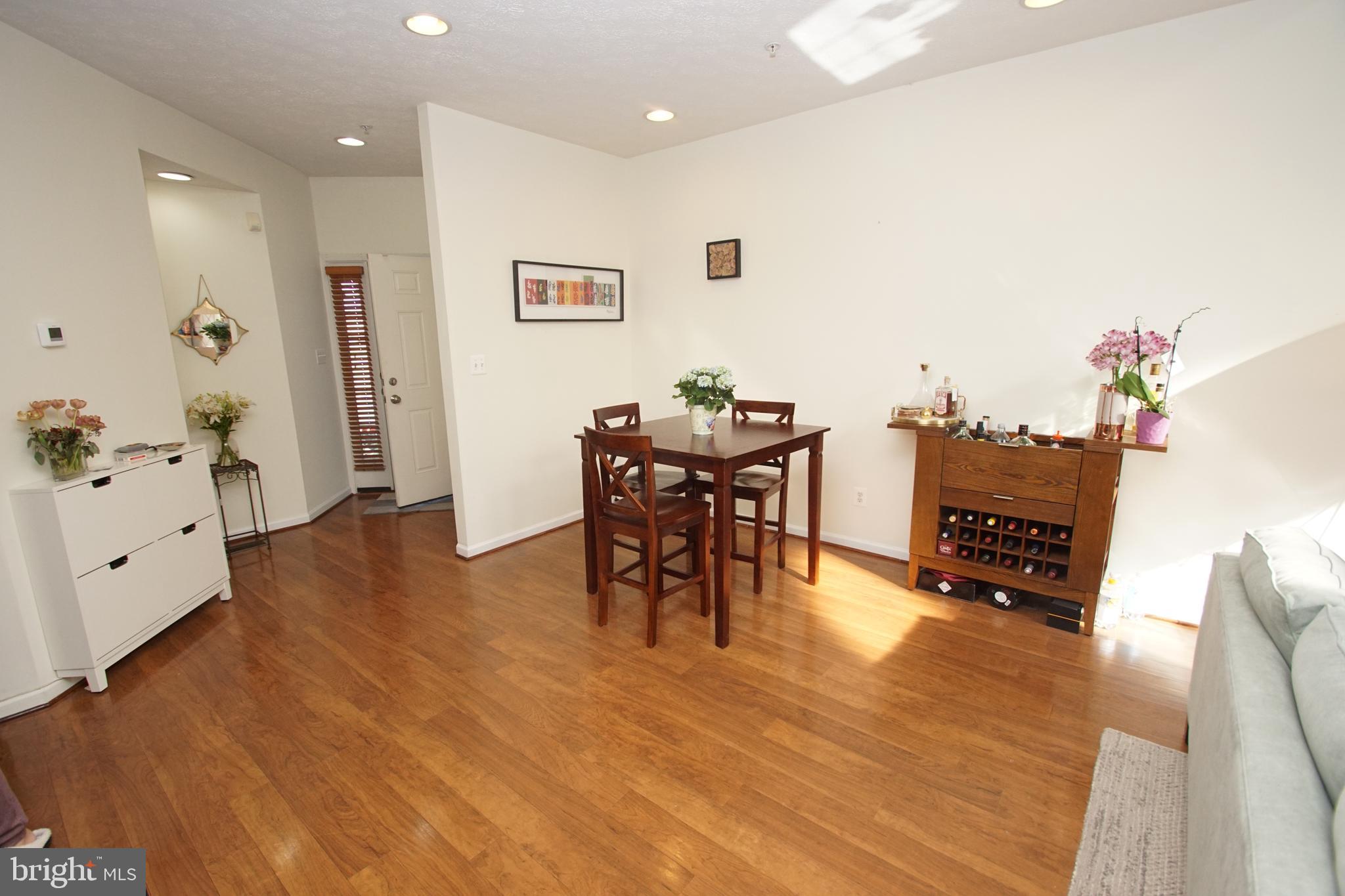 HOLLY WOODS - Residential