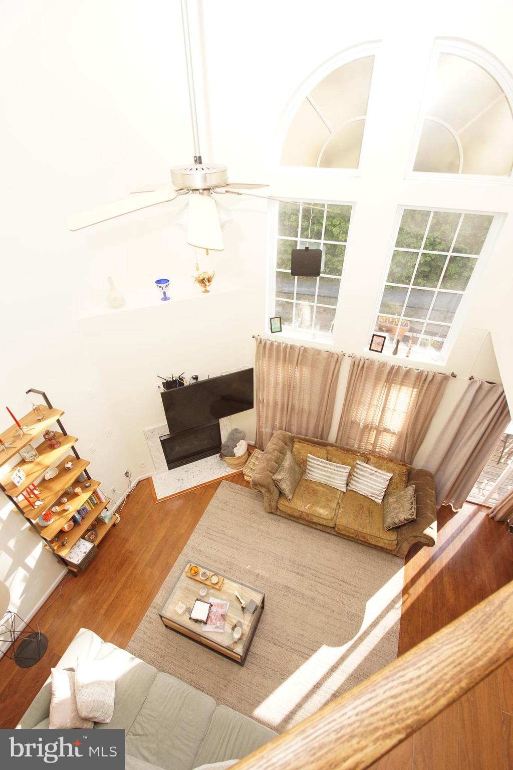 HOLLY WOODS - Residential