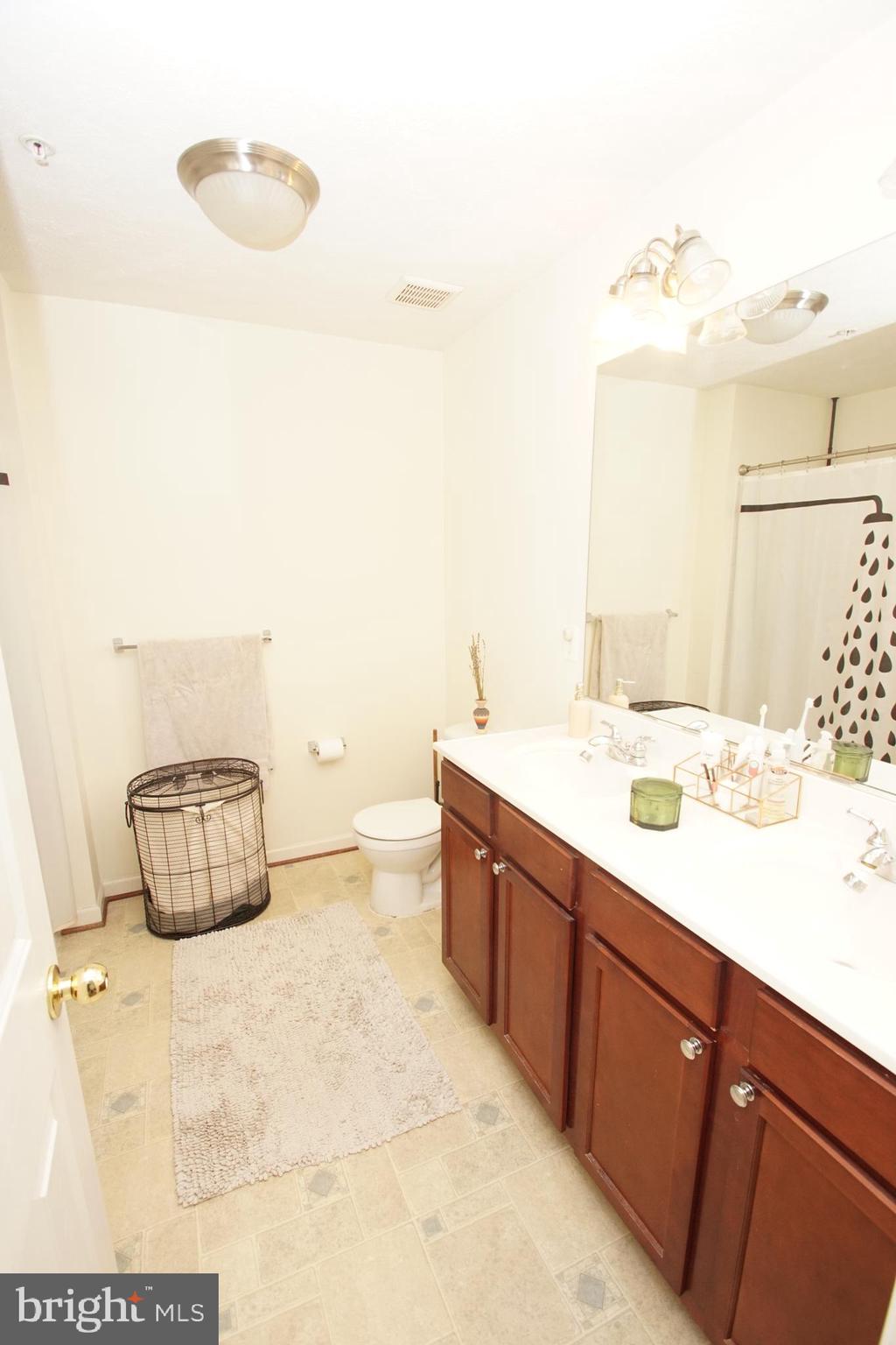 HOLLY WOODS - Residential