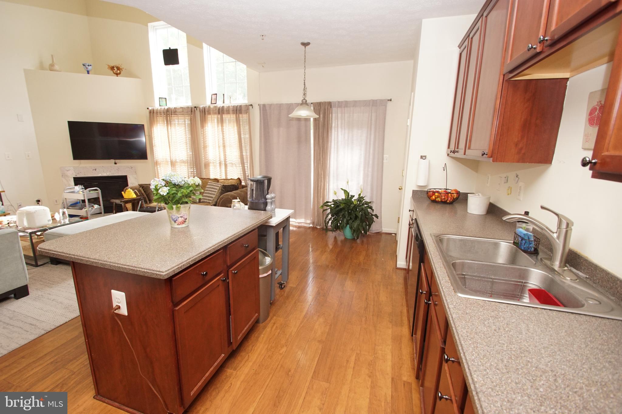 HOLLY WOODS - Residential